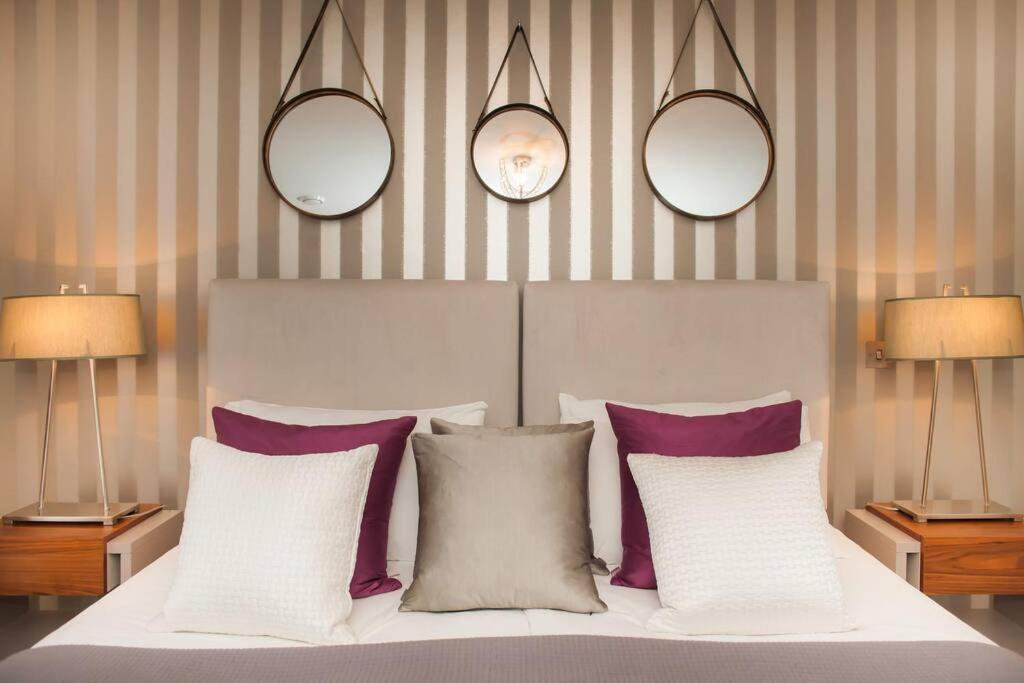 Stylish And Central Two Bedroom & Two Bathroom Apartment With Free Parking Eksteriør billede