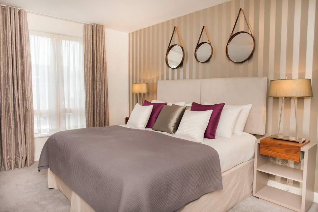 Stylish And Central Two Bedroom & Two Bathroom Apartment With Free Parking Eksteriør billede